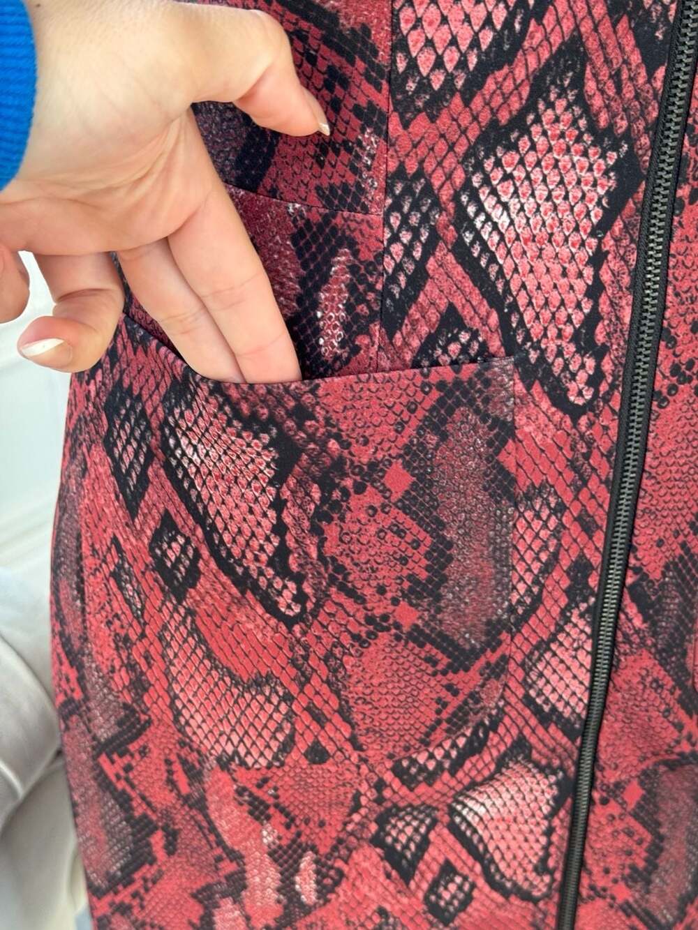 L'AGENCE Red Python Snakeskin Print Zip Front Sheath Dress Size 2 Dual Zipper - Picture 4 of 10